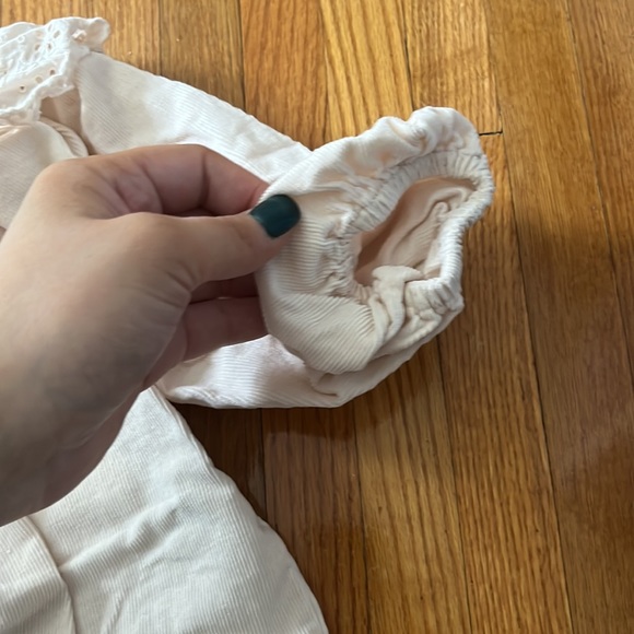 Creame courdroy ruffle top - Picture 2 of 4